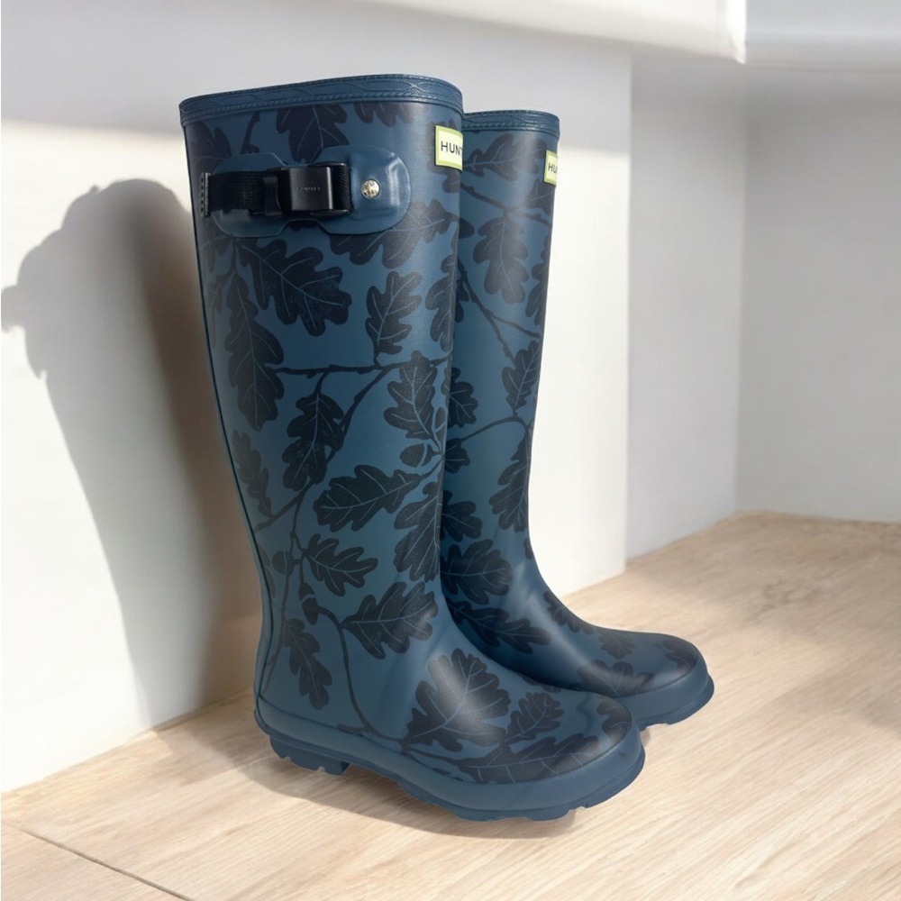 SOLD!Hunter Wms National Trust Print Norris Blue Leaf Pattern Field Rain Boots 7 - Picture 1 of 9